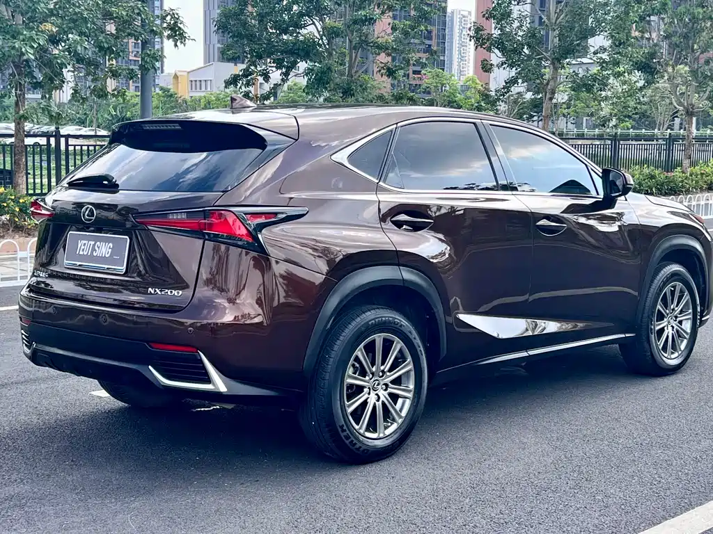 Lexus NX 2019 — фото 7