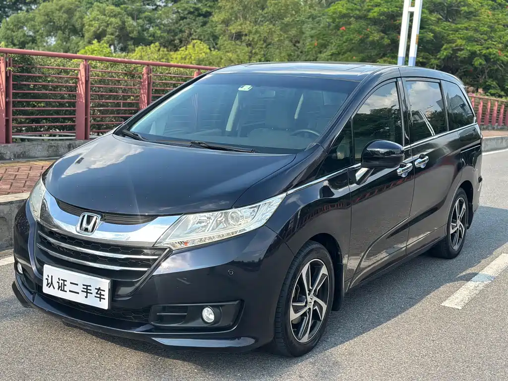 Honda Odyssey 2017 — фото 1