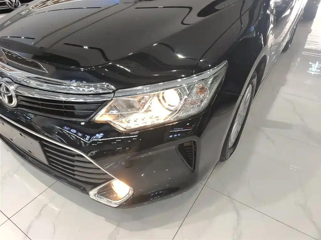 Toyota Camry 2017 — фото 18