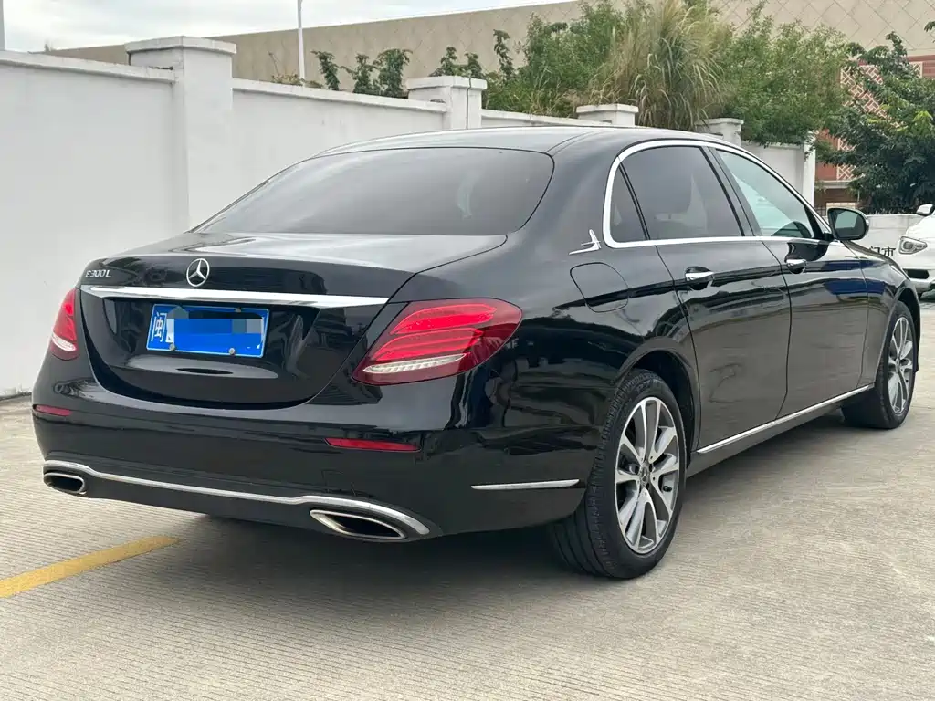 Mercedes-Benz E-Class 2019 — фото 8