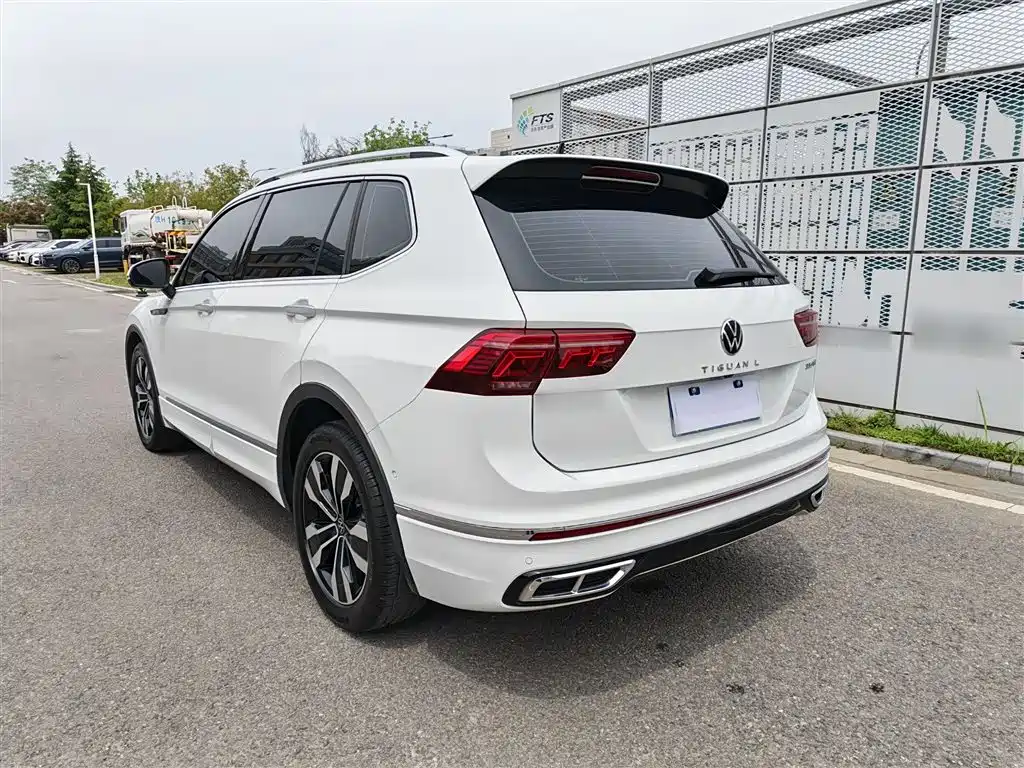 Volkswagen Tiguan L 2024 — фото 10