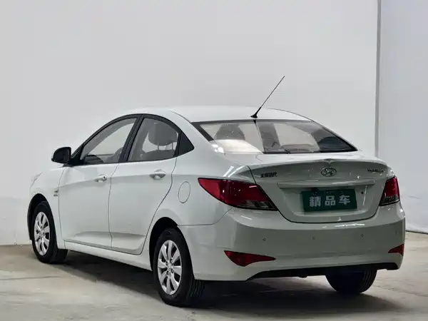 Hyundai Accent 2014