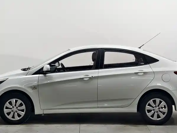 Hyundai Accent 2014