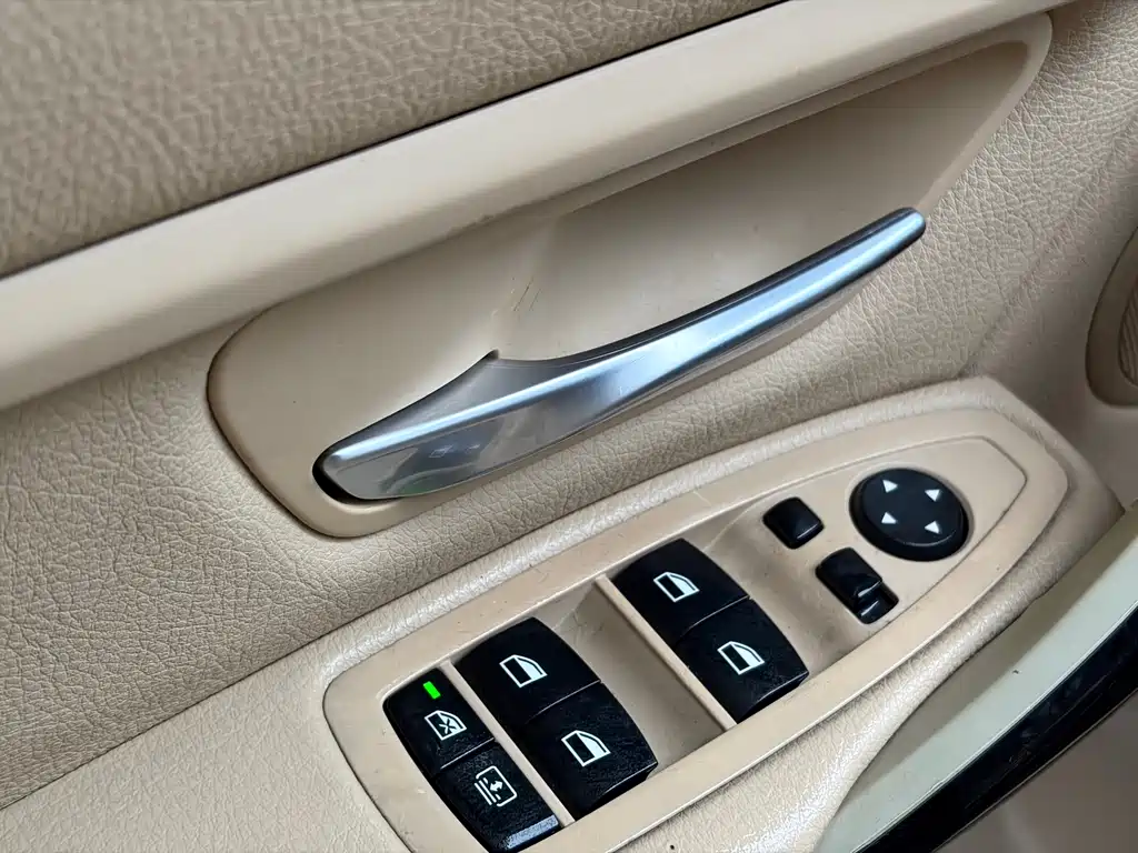 BMW 3 Series 2015 — фото 18
