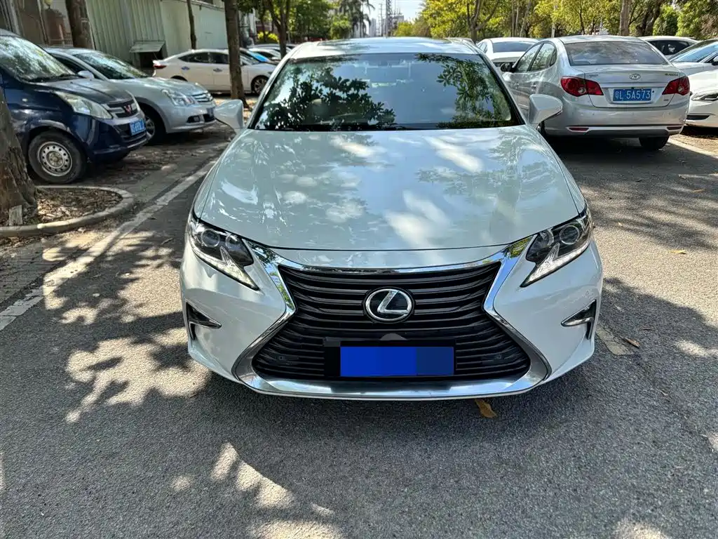 Lexus ES 2015 — фото 2