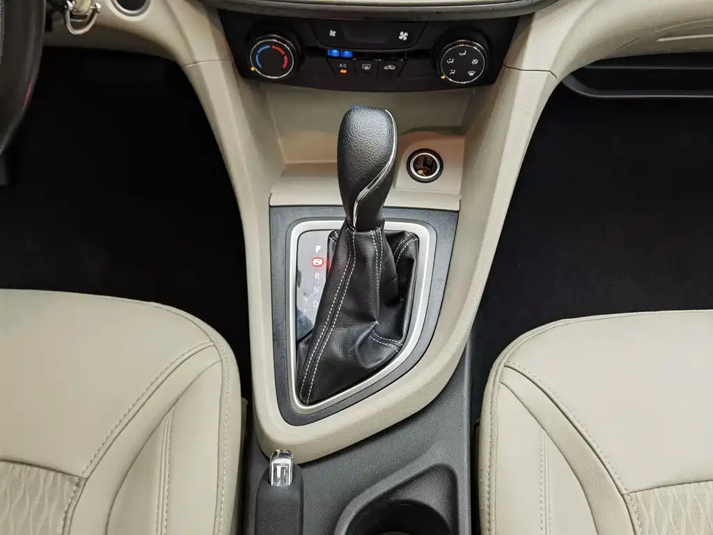 Buick Excelle 2017 — фото 13