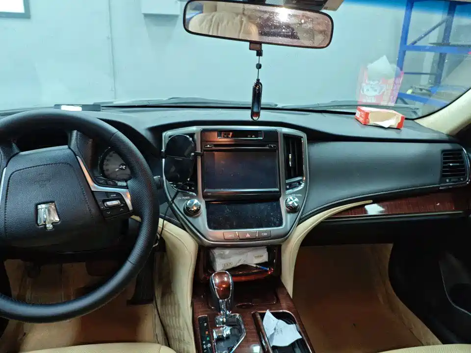 Toyota Crown 2016