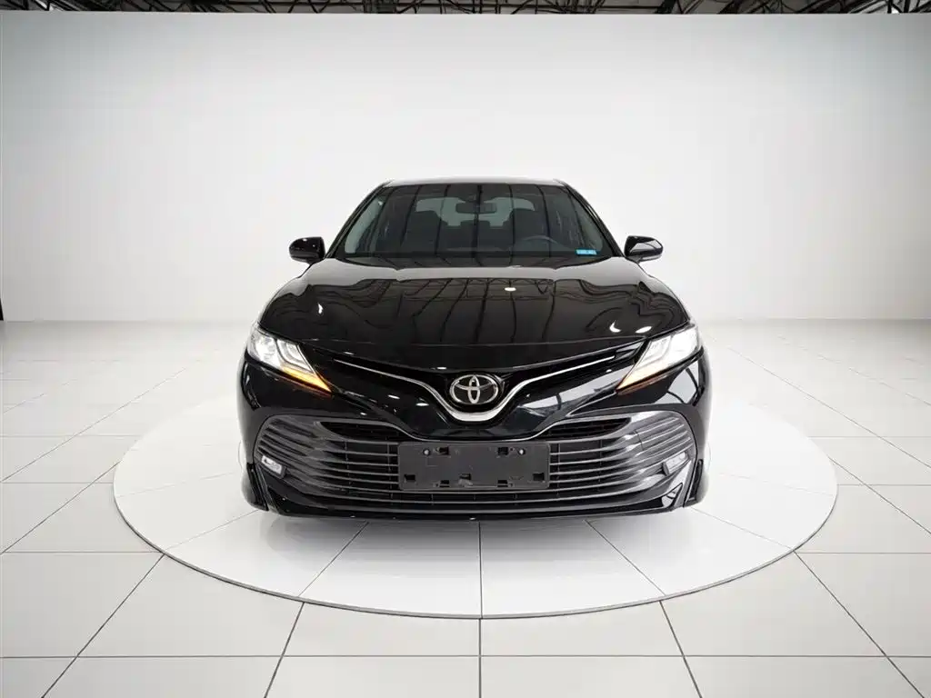Toyota Camry 2021 — фото 3