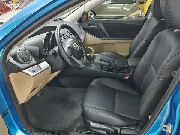 Mazda 3 Xingcheng 2013