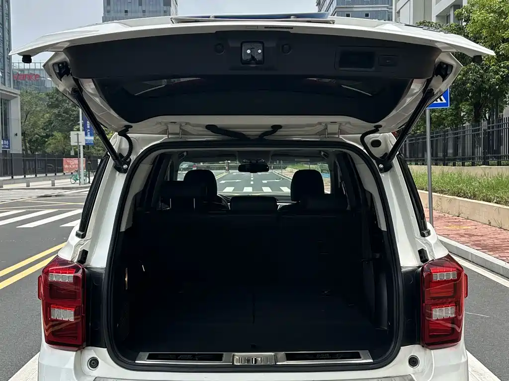 GAC Motor Trumpchi GS8 2017 — фото 12