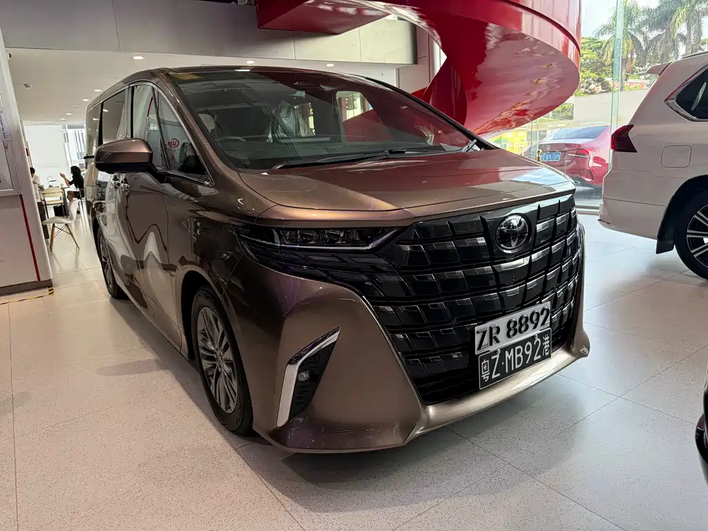 Toyota Alphard 2025 — фото 2