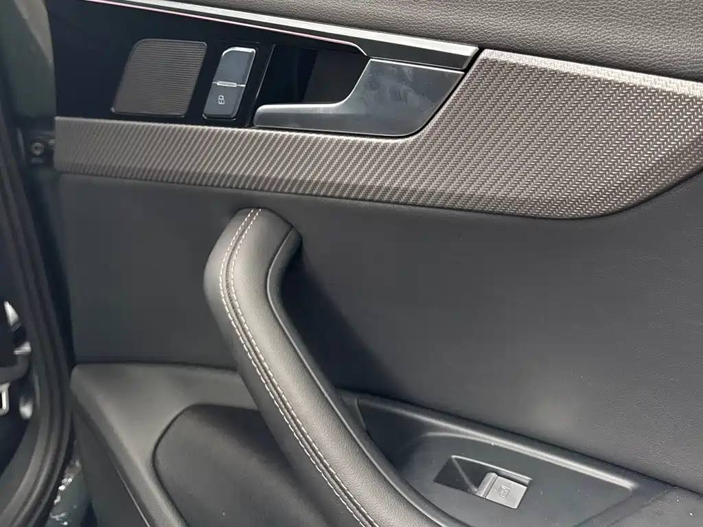 Audi A4L 2025 — фото 21