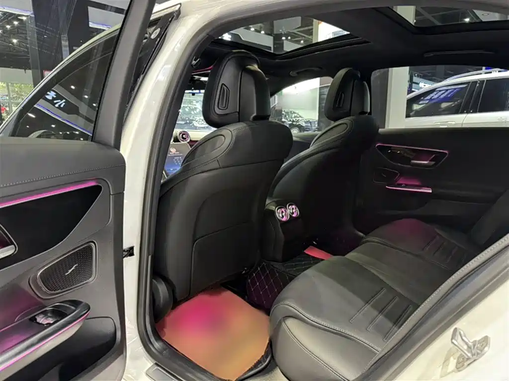 Mercedes-Benz C-Class 2025 — фото 23