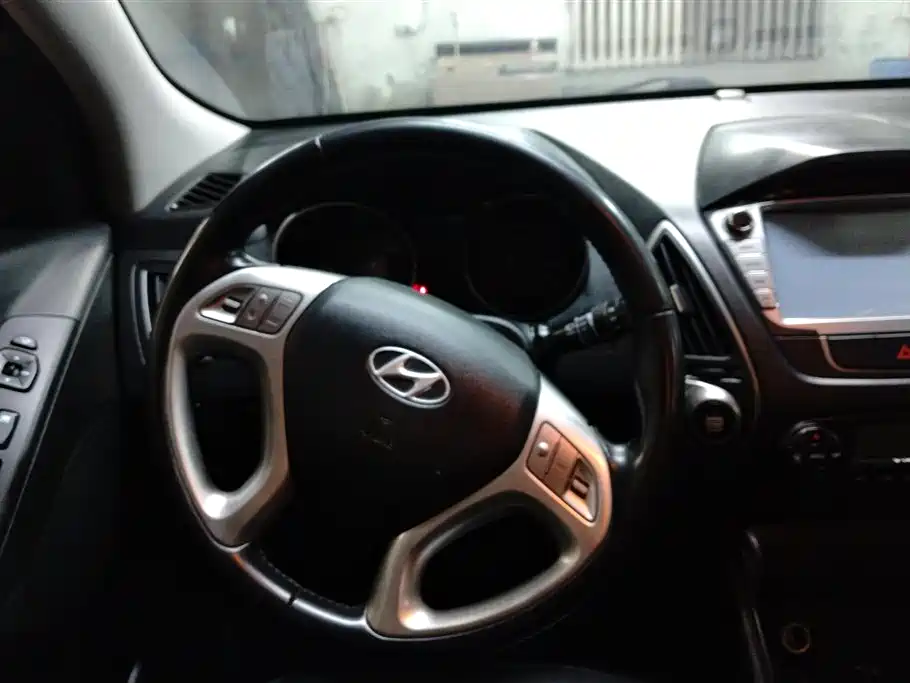 Hyundai ix35 2015 — фото 15