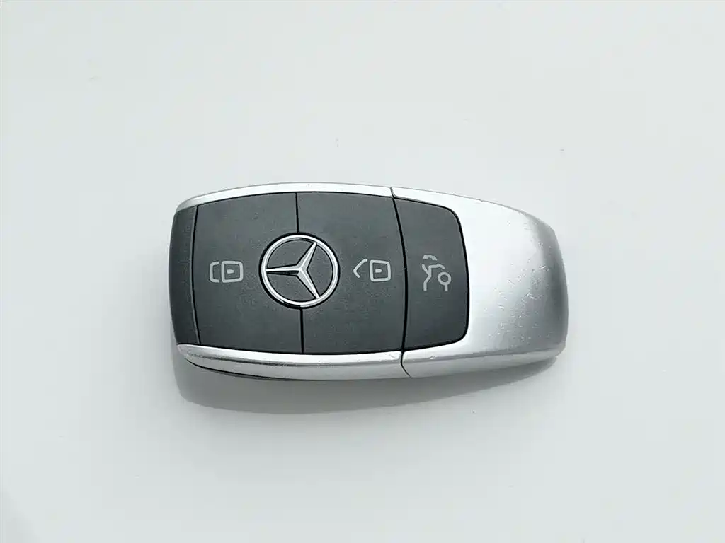 Mercedes-Benz C-Class 2019 — фото 19