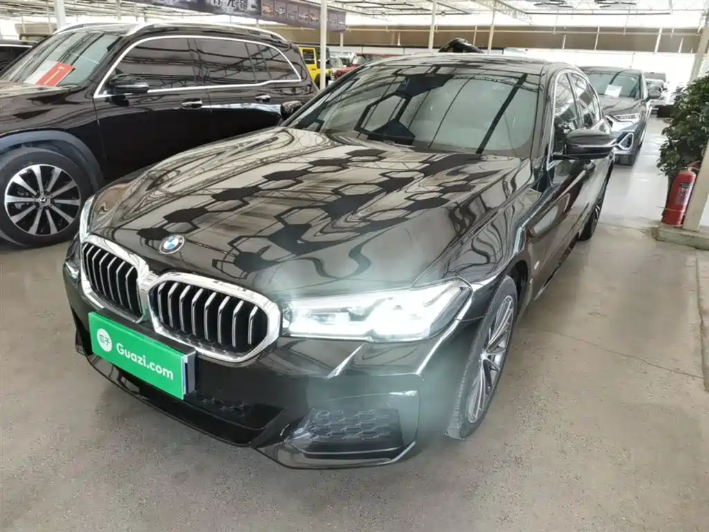 BMW 5 Series 2023 — фото 1