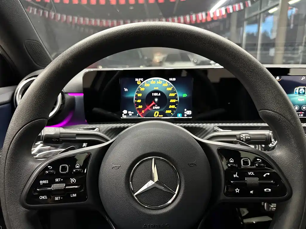 Mercedes-Benz A-Class 2022 — фото 16