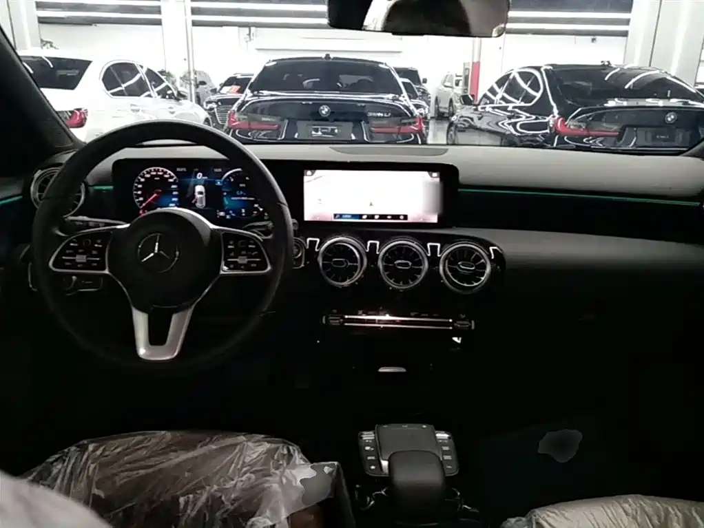 Mercedes-Benz A-Class 2021 — фото 10