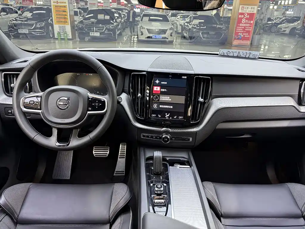 Volvo XC60 PHEV 2020 — фото 12
