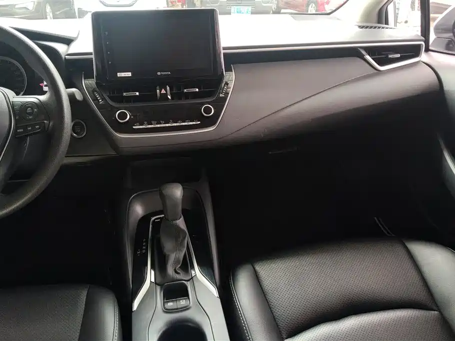 Toyota Corolla 2019 — фото 13