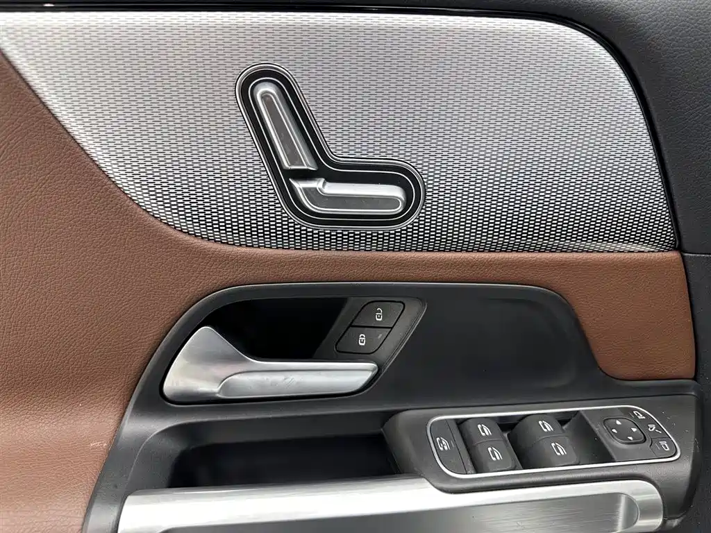 Mercedes-Benz GLB 2023 — фото 24