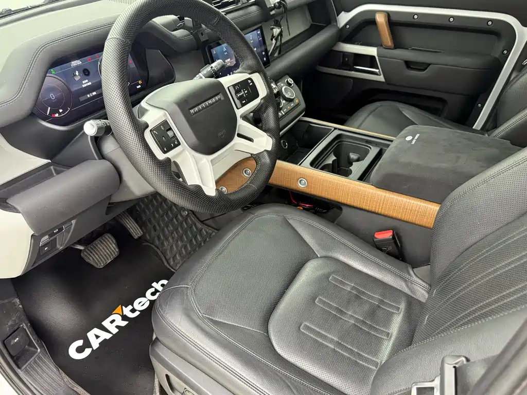 Land Rover Defender EV 2021 — фото 13