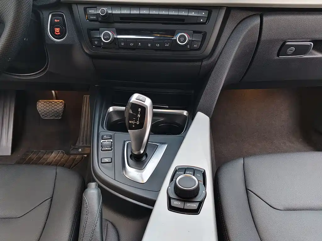 BMW 3 Series 2016 — фото 10