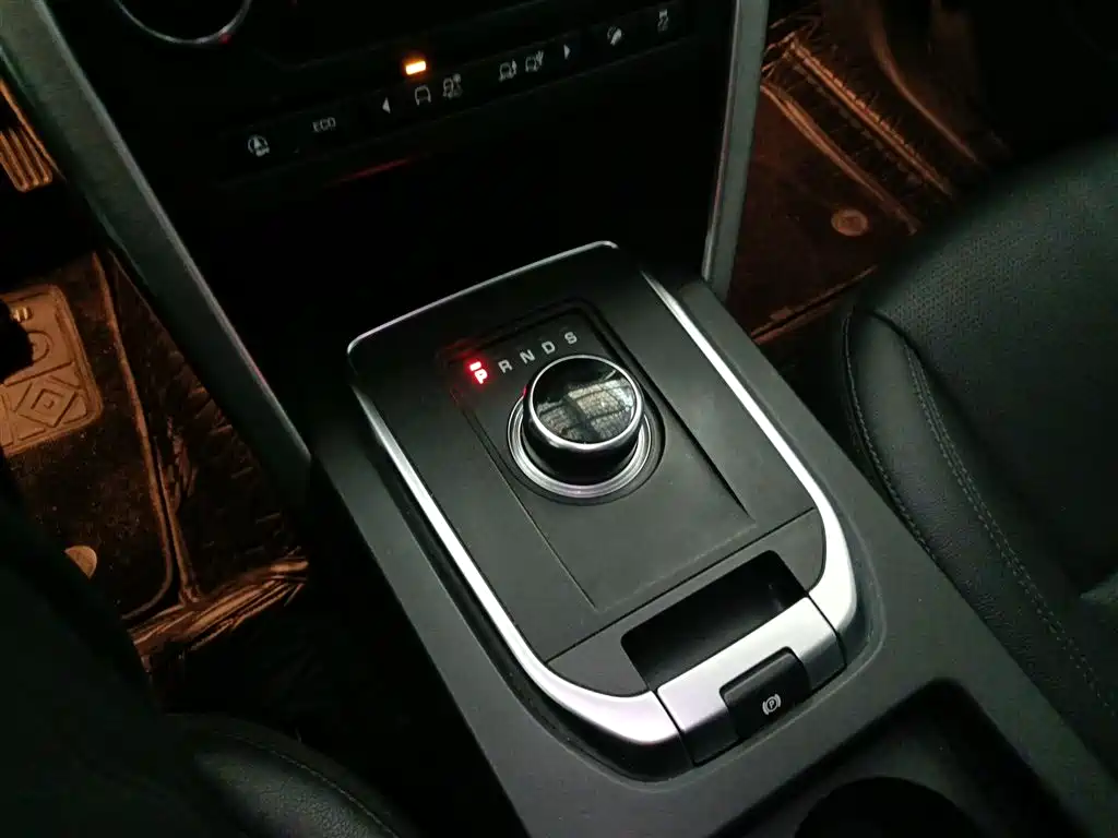 Land Rover Discovery Sport 2019 — фото 11