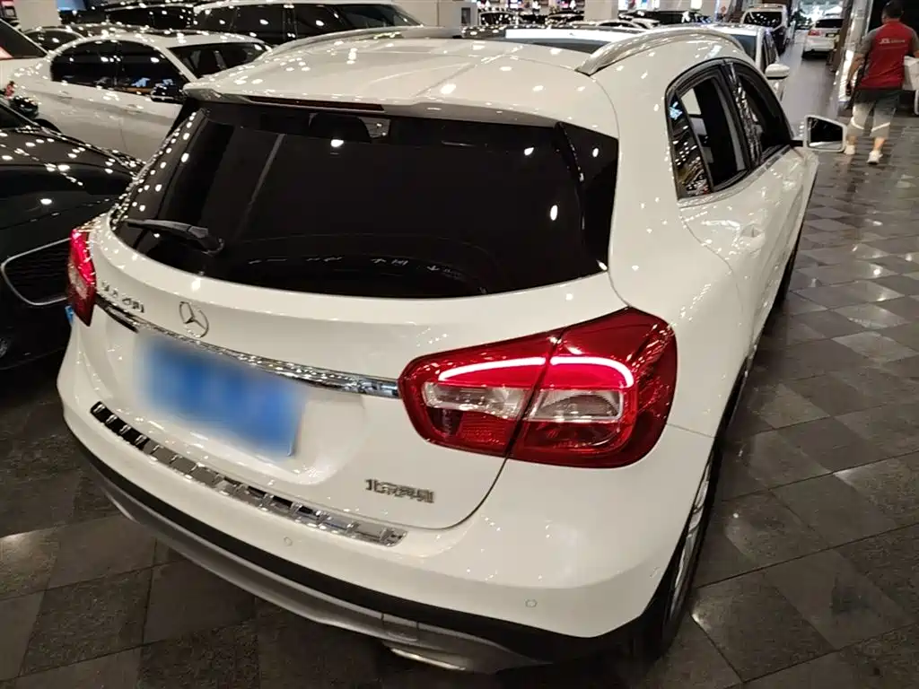 Mercedes-Benz GLA 2015 — фото 7