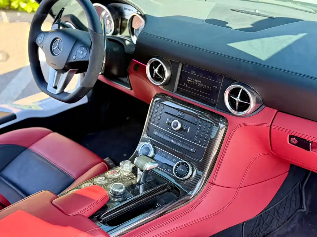 Mercedes-Benz SLS AMG 2012 — фото 11