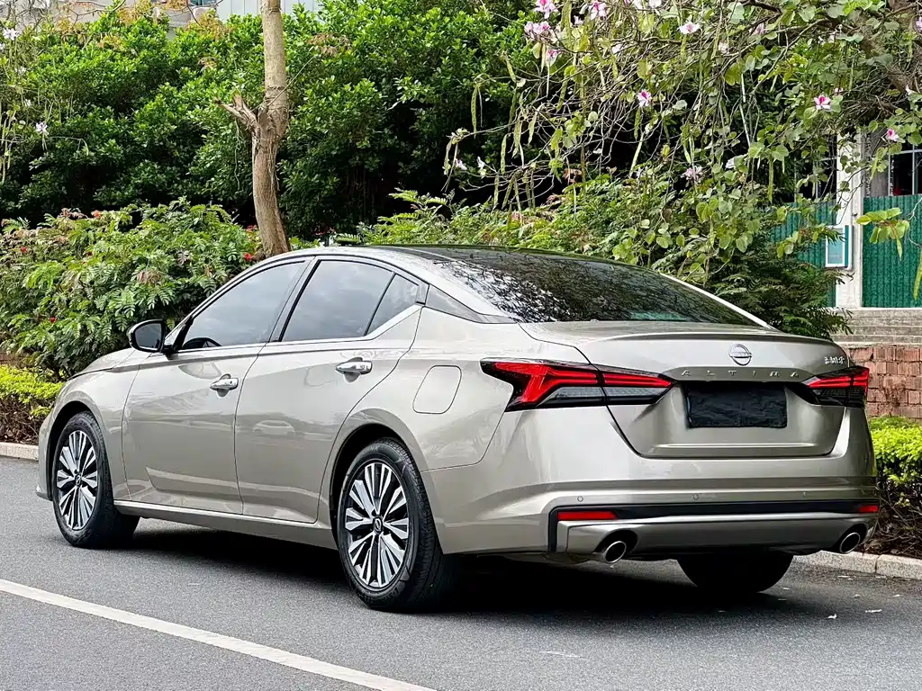 Nissan Teana 2023