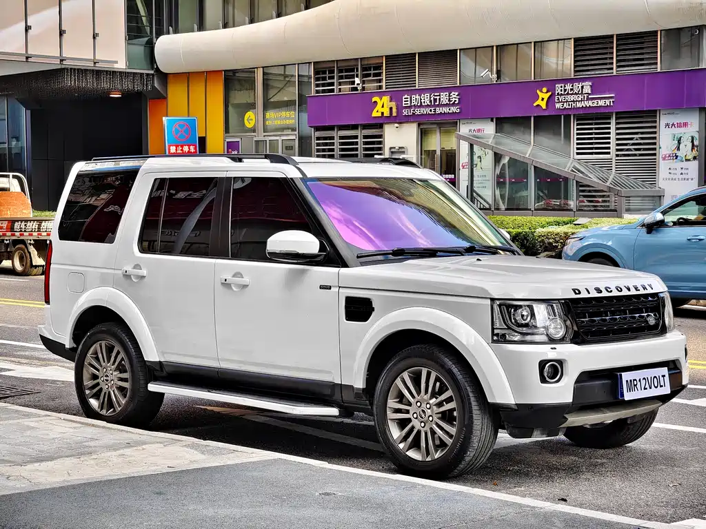 Land Rover Discovery 2014 — фото 2