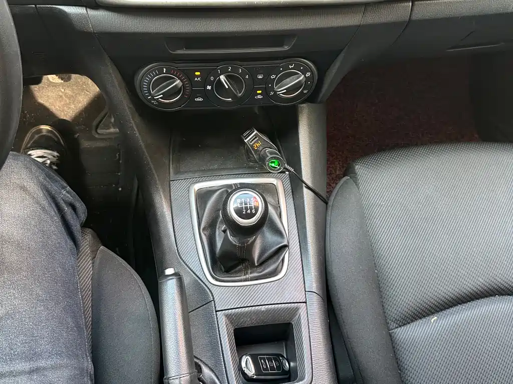 Mazda 3 Axela 2018 — фото 18