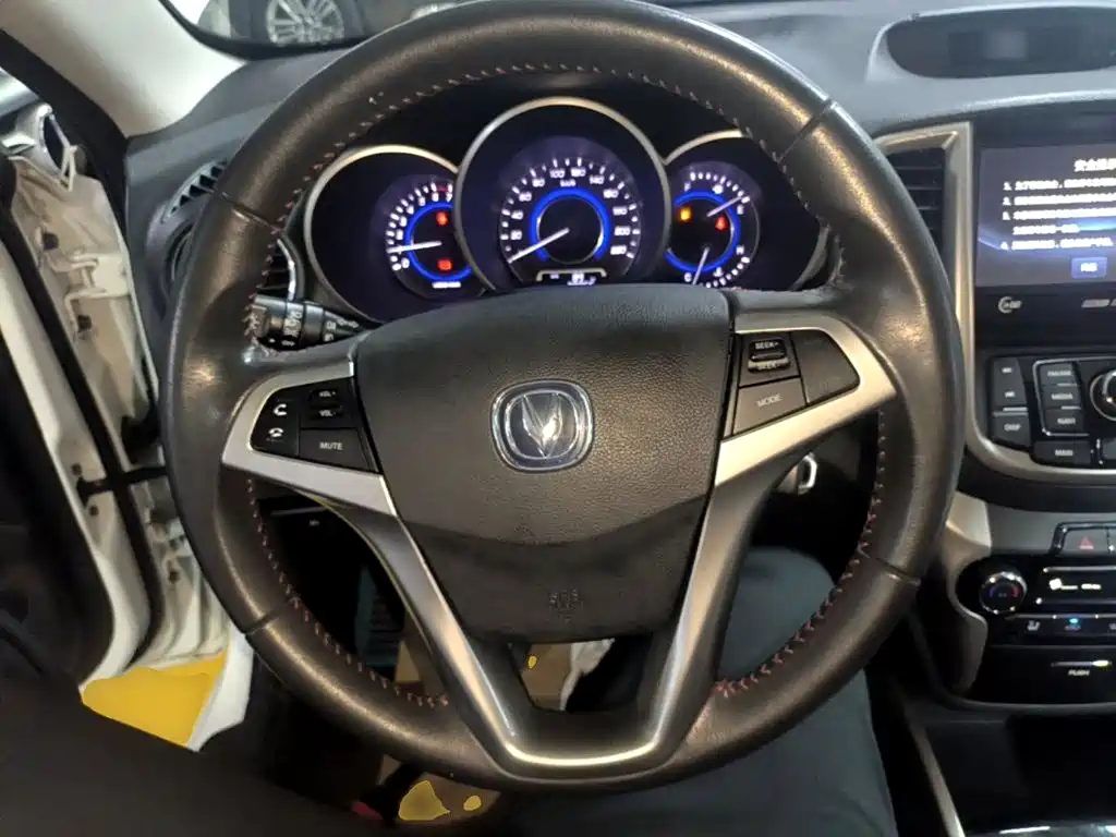 Changan Eado XT 2015 — фото 11