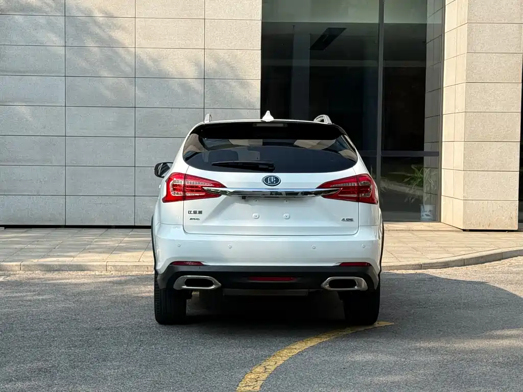 BYD Tang New Energy 2017 — фото 18