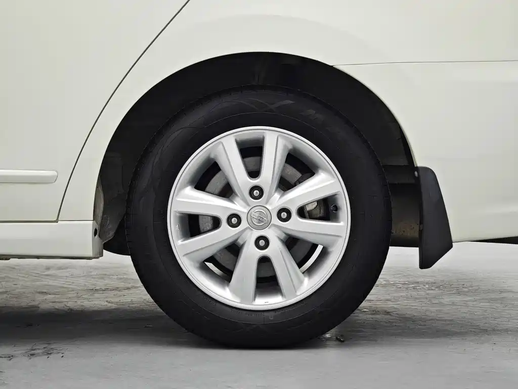 Nissan Sylphy 2018 — фото 17