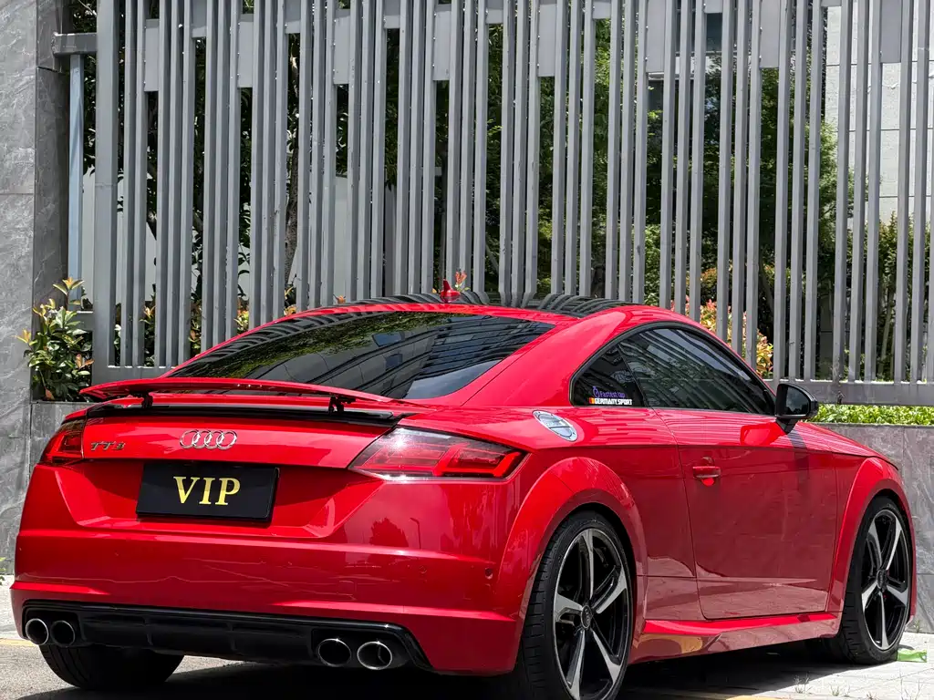 Audi TTS 2018 — фото 13