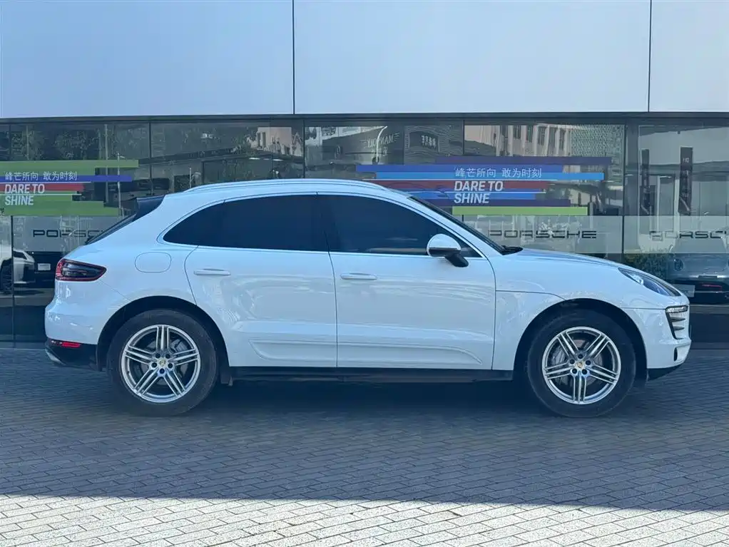 Porsche Macan 2016