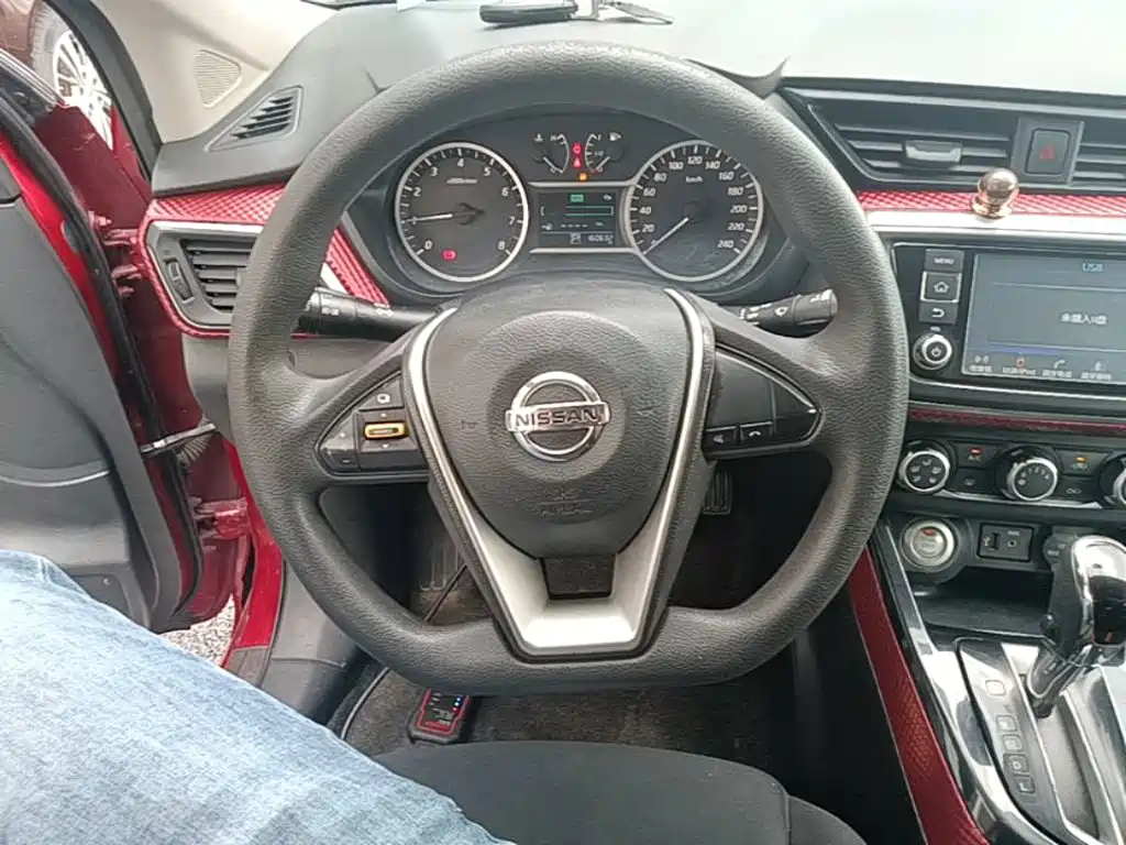 Nissan Bluebird 2016 — фото 11