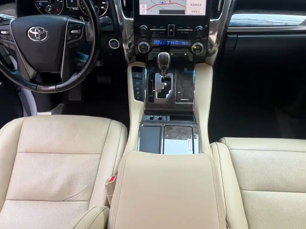 Toyota Alphard 2022 — фото 9