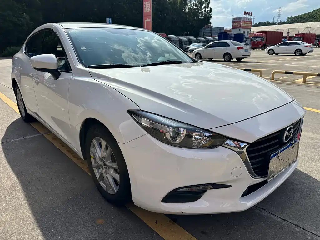 Mazda 3 Axela 2018 — фото 3
