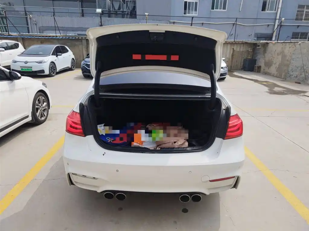 BMW 3 Series 2018 — фото 19