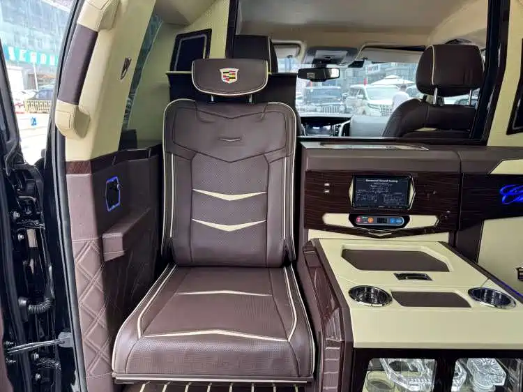 Cadillac Escalade 2017 — фото 8