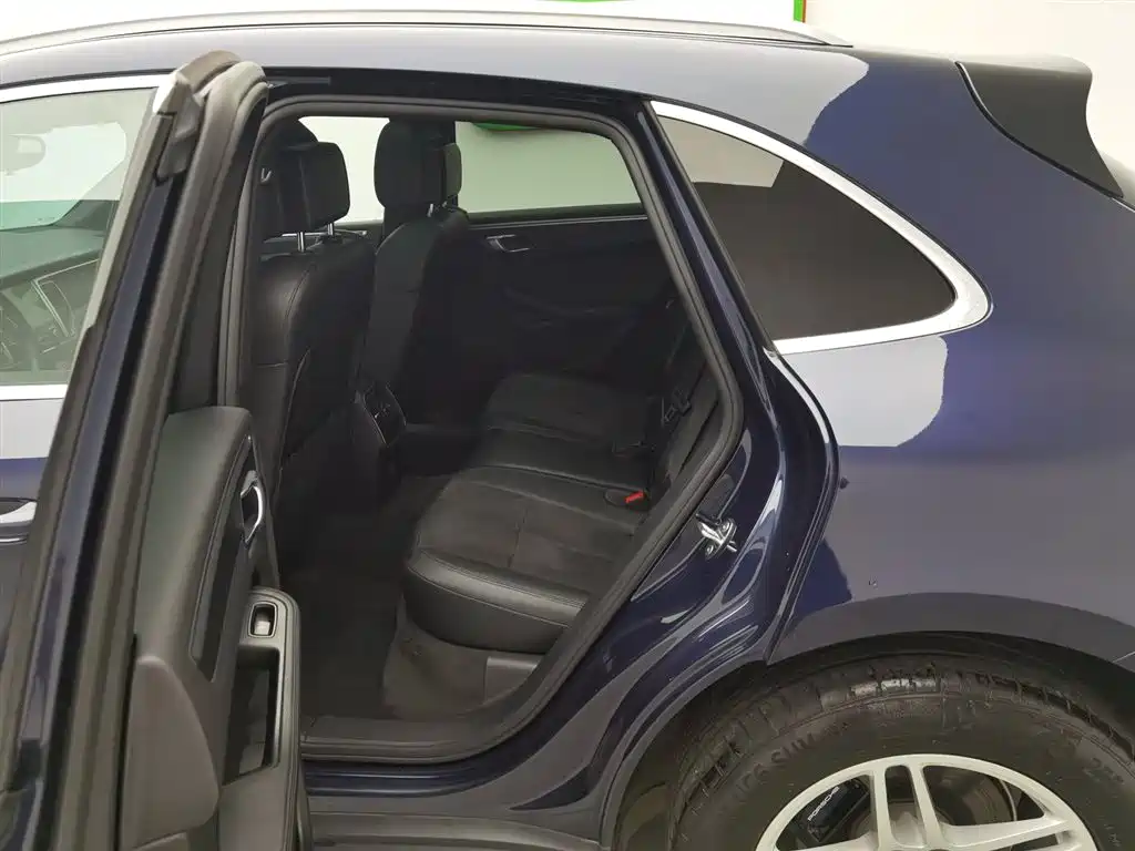 Porsche Macan 2017 — фото 15