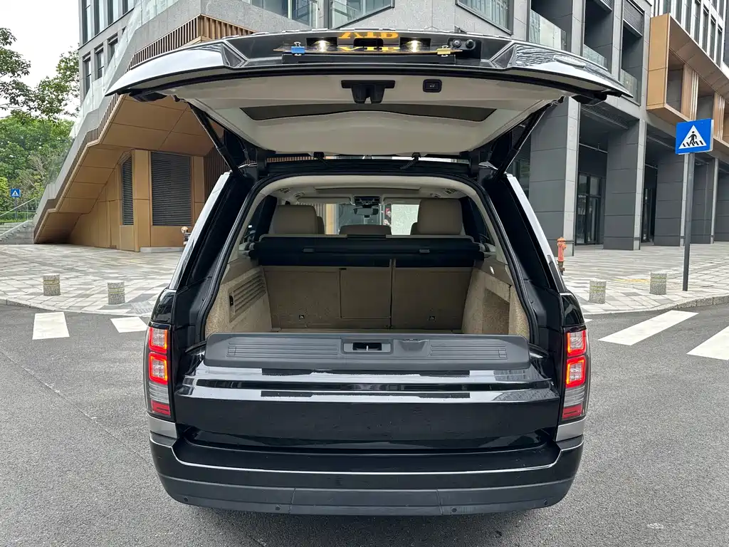 Land Rover Range Rover 2019 — фото 19