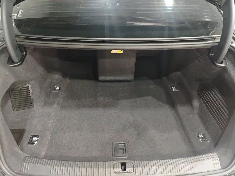 Audi A8 2024