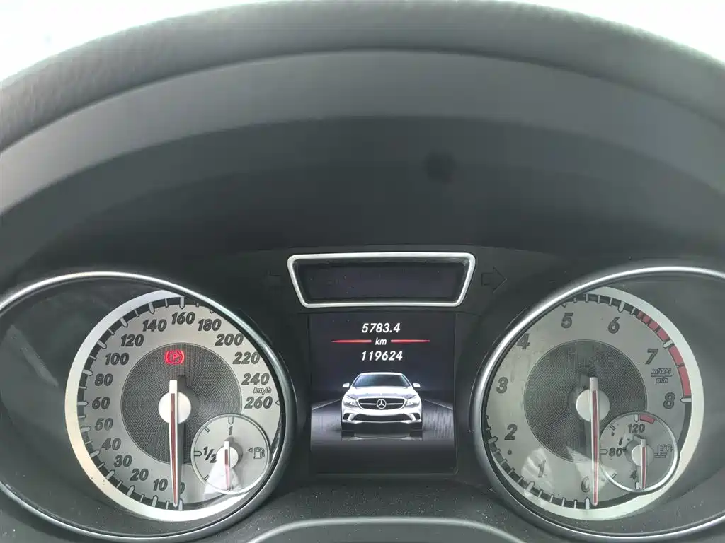 Mercedes-Benz CLA 2016 — фото 13
