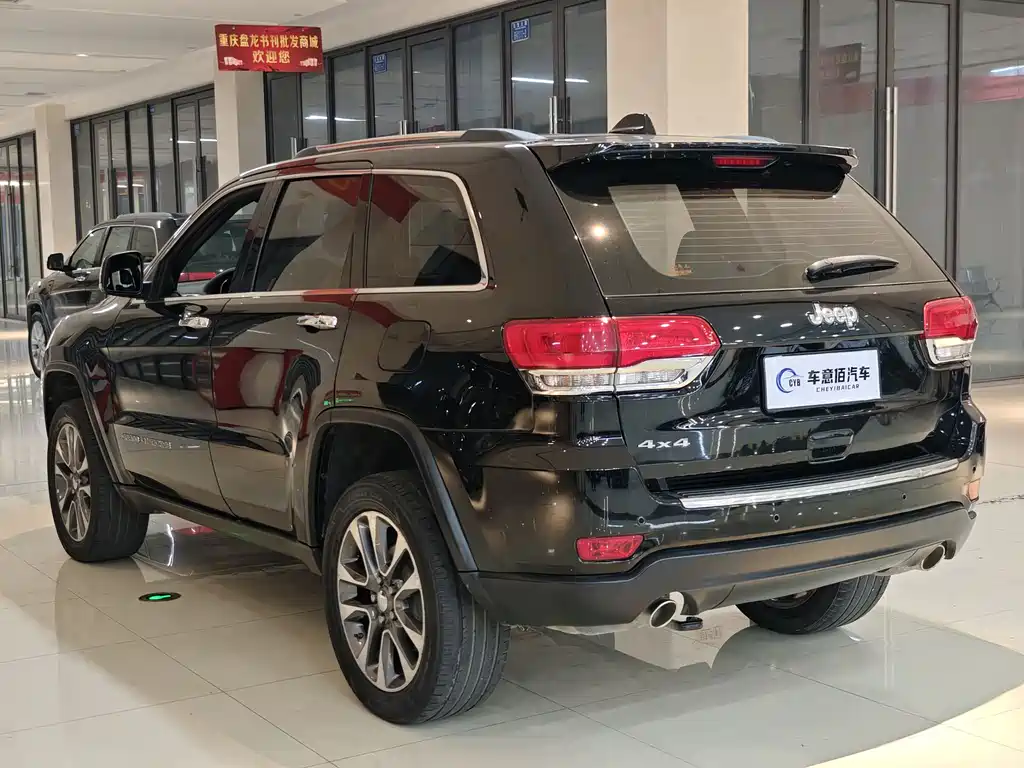 Jeep Grand Cherokee 2019 — фото 13