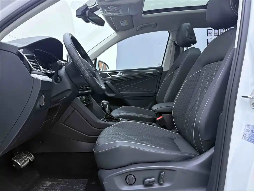 Volkswagen Tiguan L 2024 — фото 17