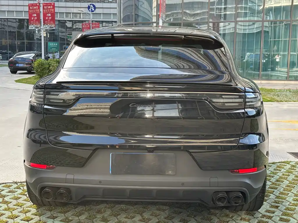 Porsche Cayenne 2023 — фото 18